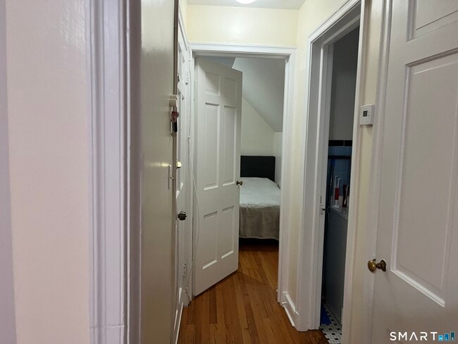 Building Photo - 28 7th St