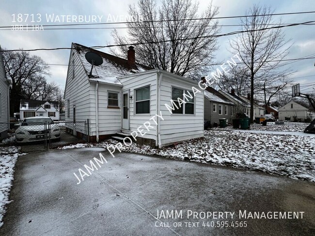 Building Photo - 3-Bedroom Single Family home in Maple Hts!