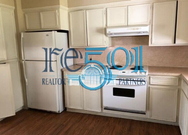 Building Photo - Lovely Home Near UALR