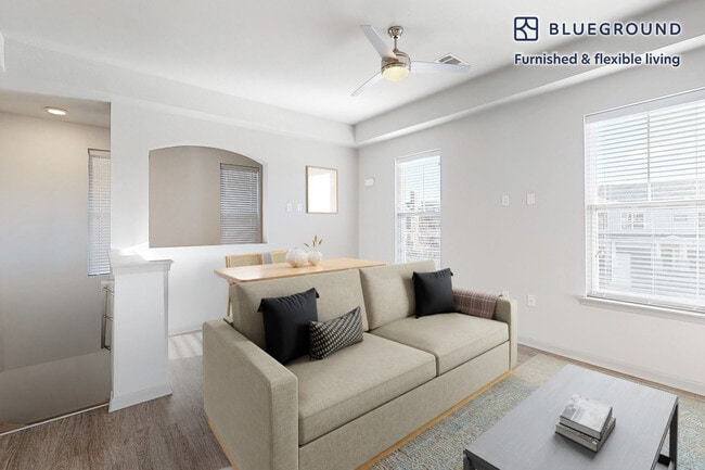 Primary Photo - 1000 Lupine