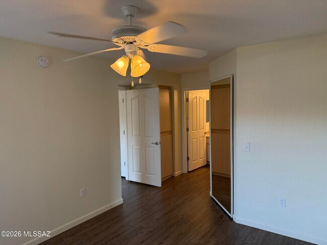 Building Photo - 5751 N Kolb Rd