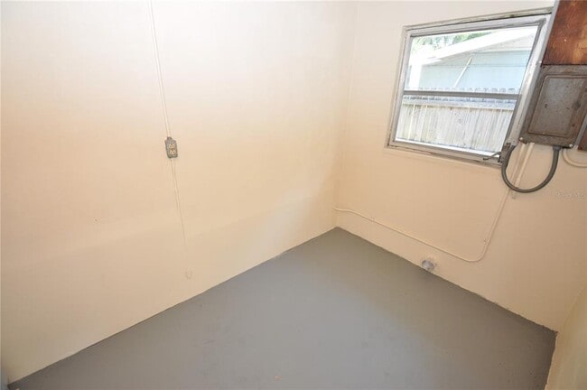 Building Photo - 1341 Ave S NW