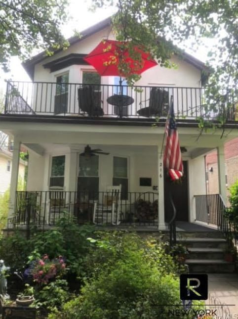 Building Photo - 216 Lakeview Pl