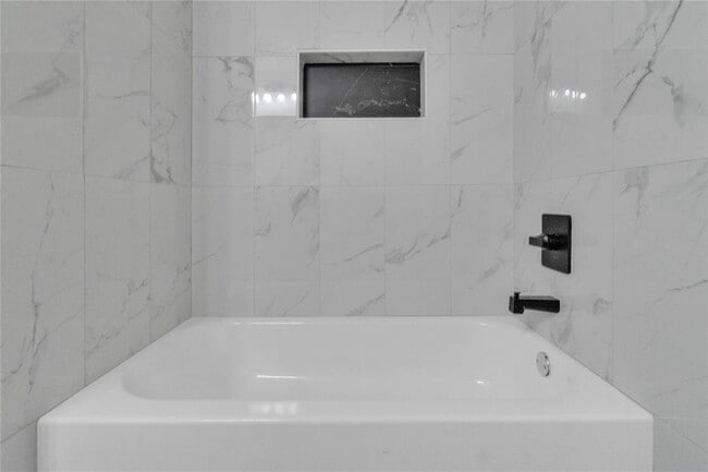 Building Photo - 12508 Abbotts Way