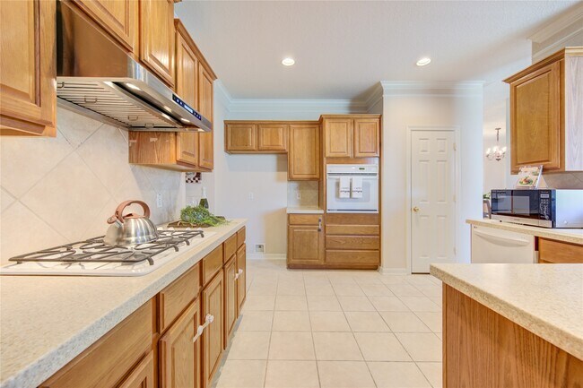 Building Photo - 22514 Jutewood Ln