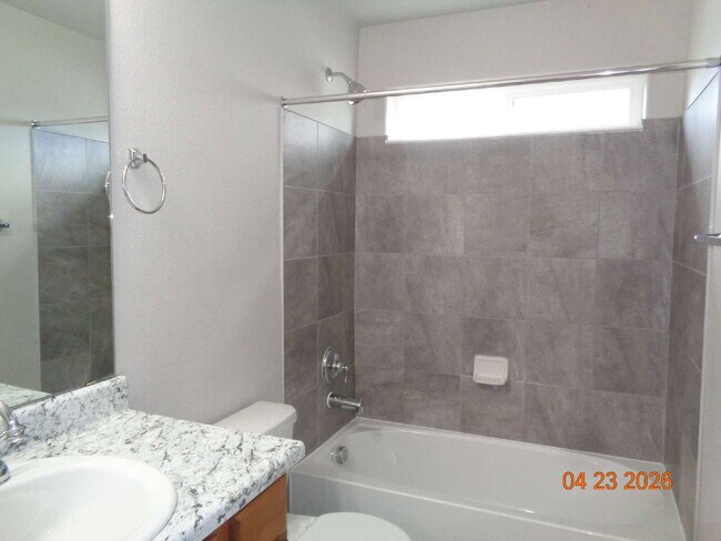 Building Photo - Lorson Ranch beauty