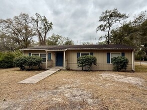 Building Photo - Spacious 3-Bed, 2-Bath Home with Private Yard in NW Gainesville