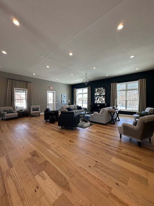 Building Photo - 1121-MF4-E
