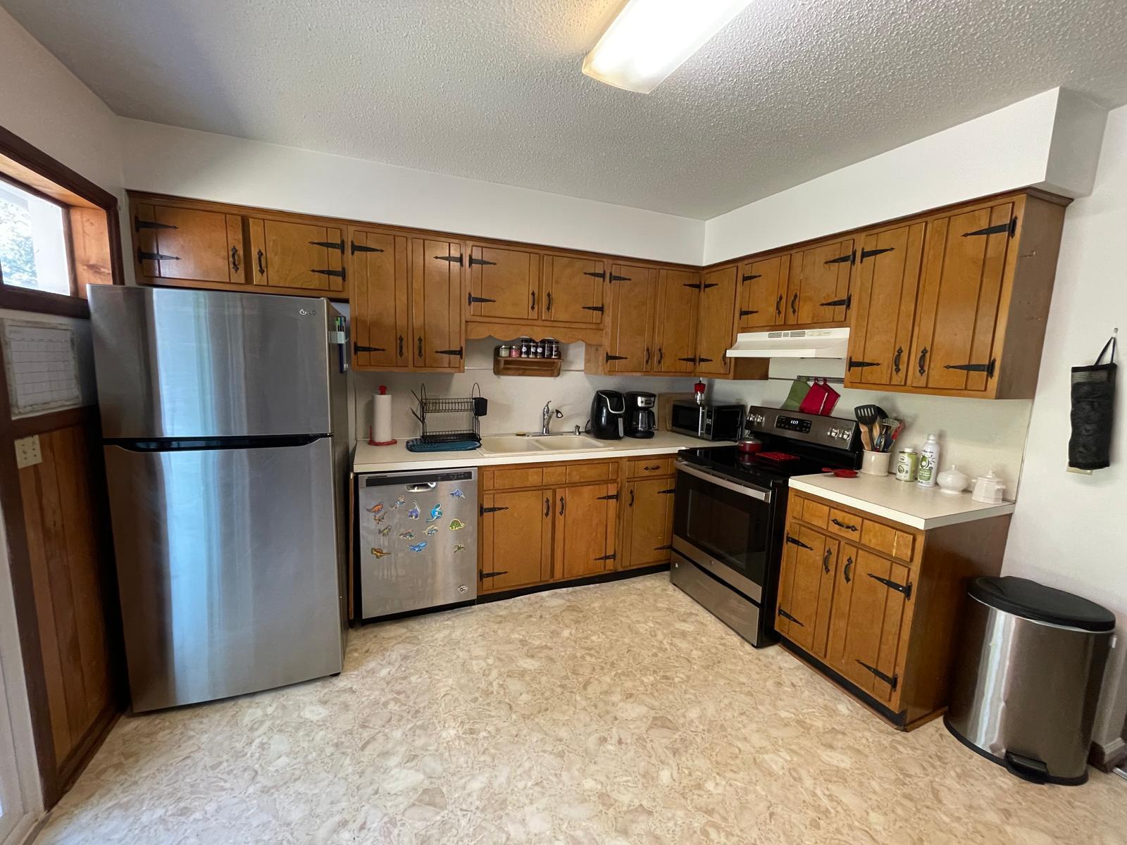 Kitchen - 963 Brynwood Dr