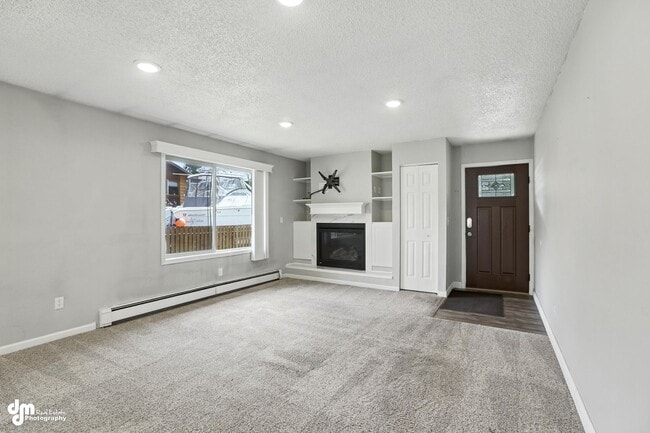 Building Photo - 2 bed 1 bath home