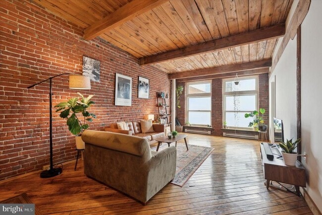 Building Photo - 122 Chestnut St