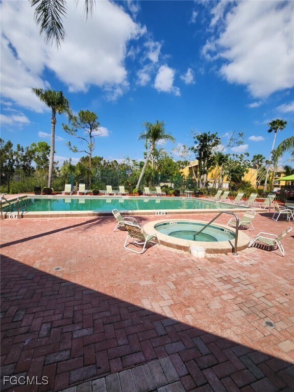 Building Photo - 2929 Winkler Ave