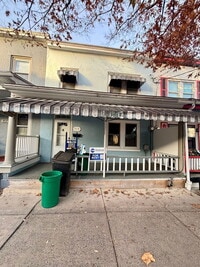 Building Photo - 715 6th St