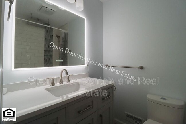 Building Photo - 8218 Fountainhead Dr