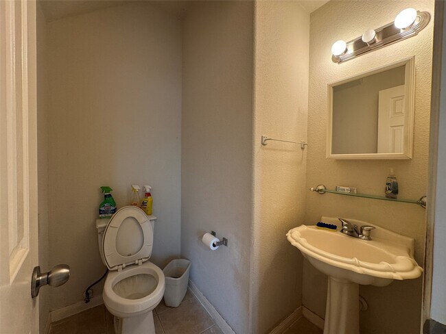 Building Photo - 13110 S Bellaire Estates Dr