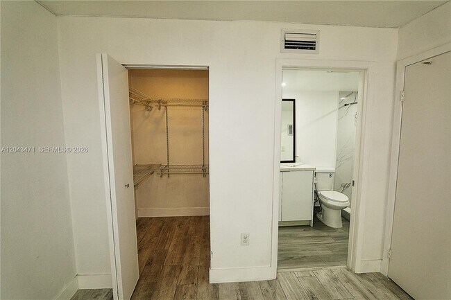 Building Photo - 10755 SW 108th Ave