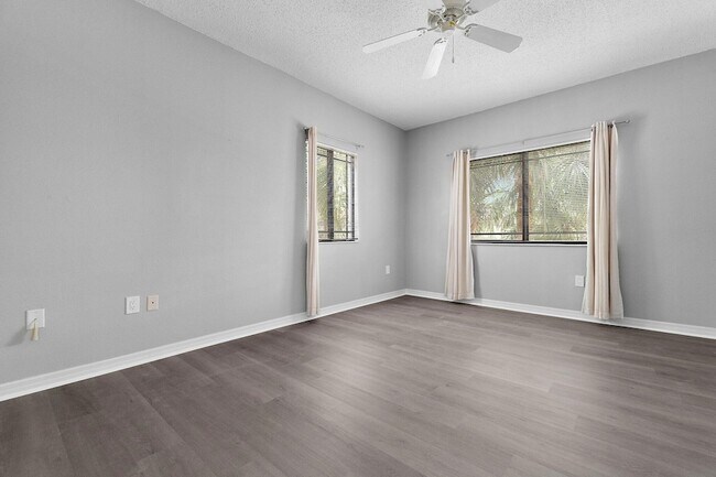 Building Photo - 3019 Alcazar Pl