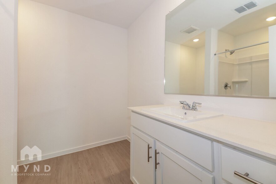 Building Photo - 2725 Mistwood Dr