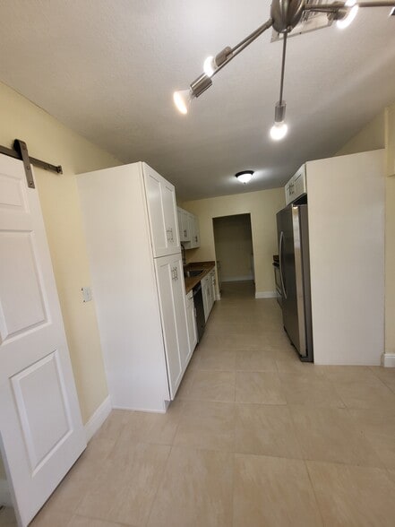 Building Photo - 340 NW 4th Ave