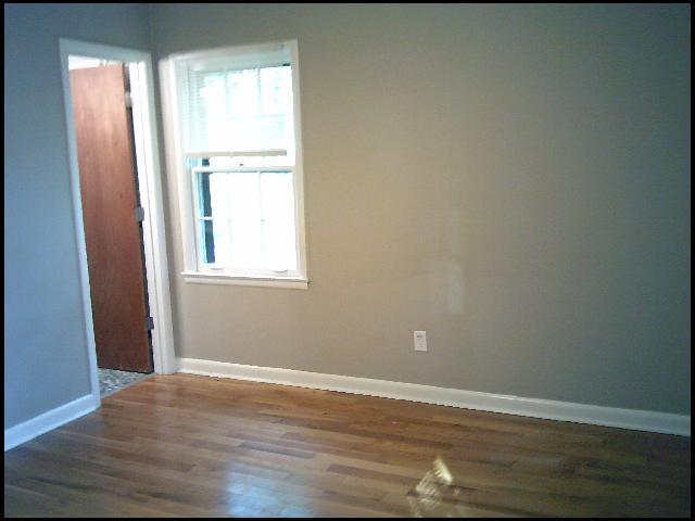 Building Photo - 303 Brookside Dr