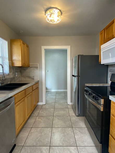 Building Photo - 2901 Garden Terrace NE