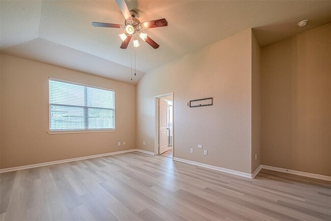 Building Photo - 18302 Red Oak Manor Ln