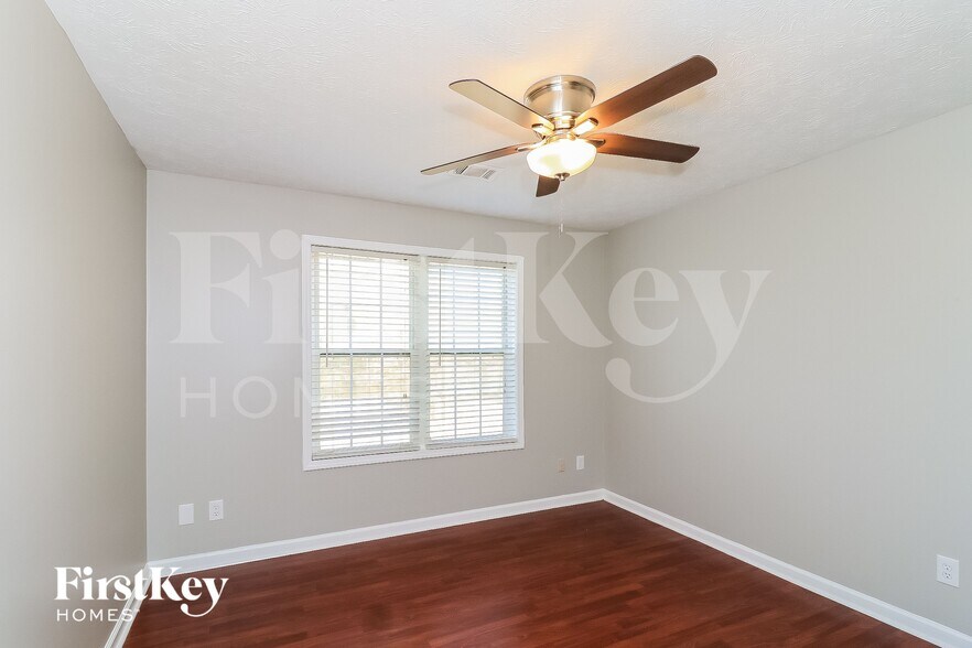 Building Photo - 3583 Saddlebrook Dr