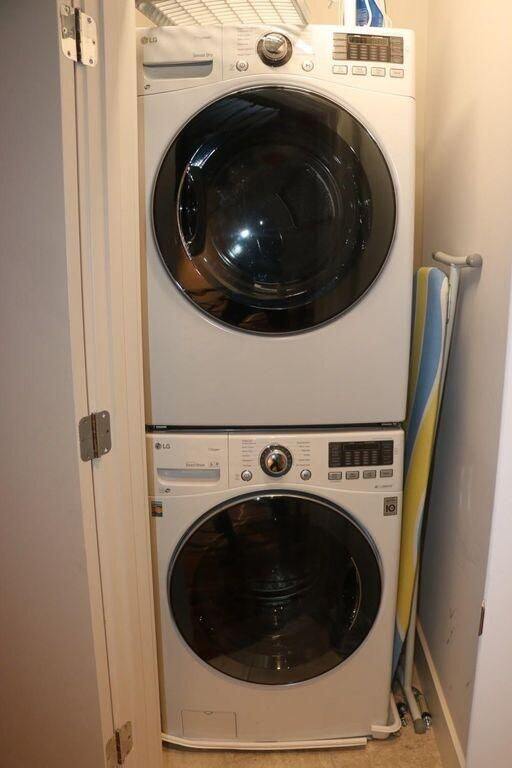 Building Photo - 927 13th Ave S