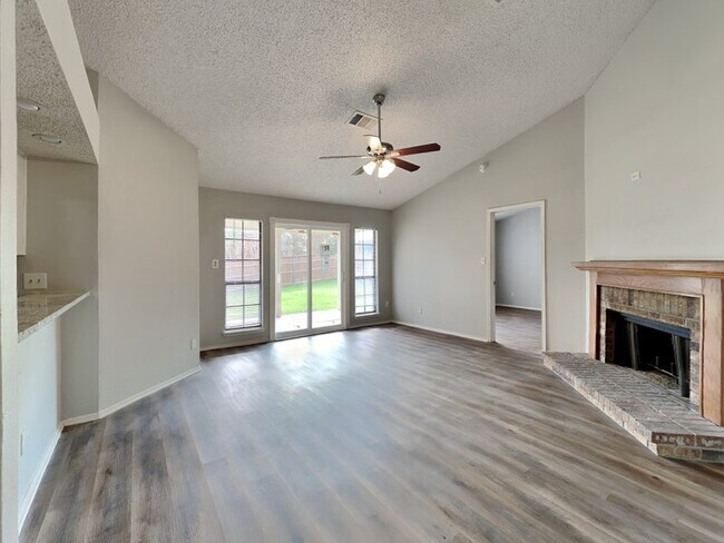 Building Photo - 1056 Twin Falls Dr