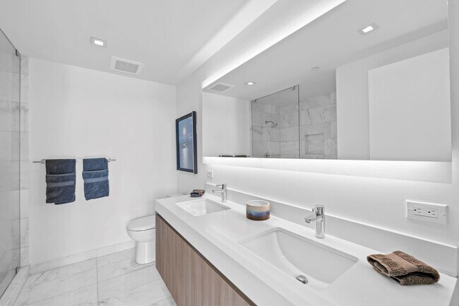 Building Photo - 401 N Birch Rd