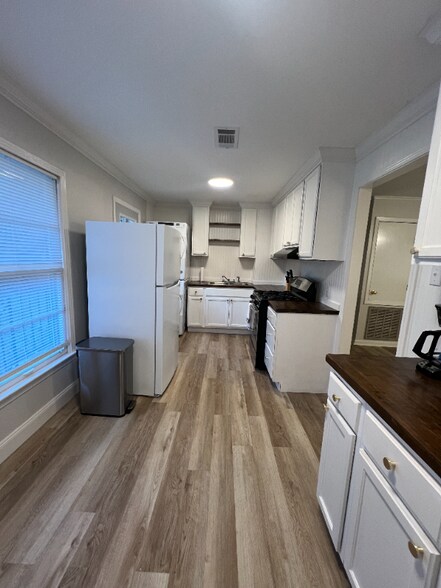 Building Photo - 120 Neal Ave