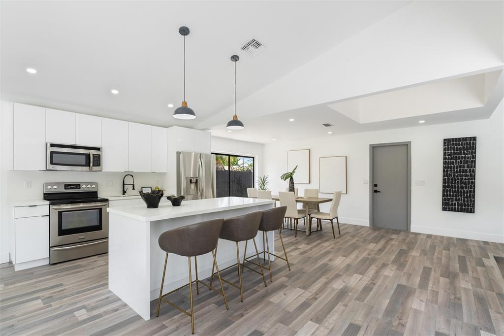 Building Photo - 4920 NW 83rd Ter