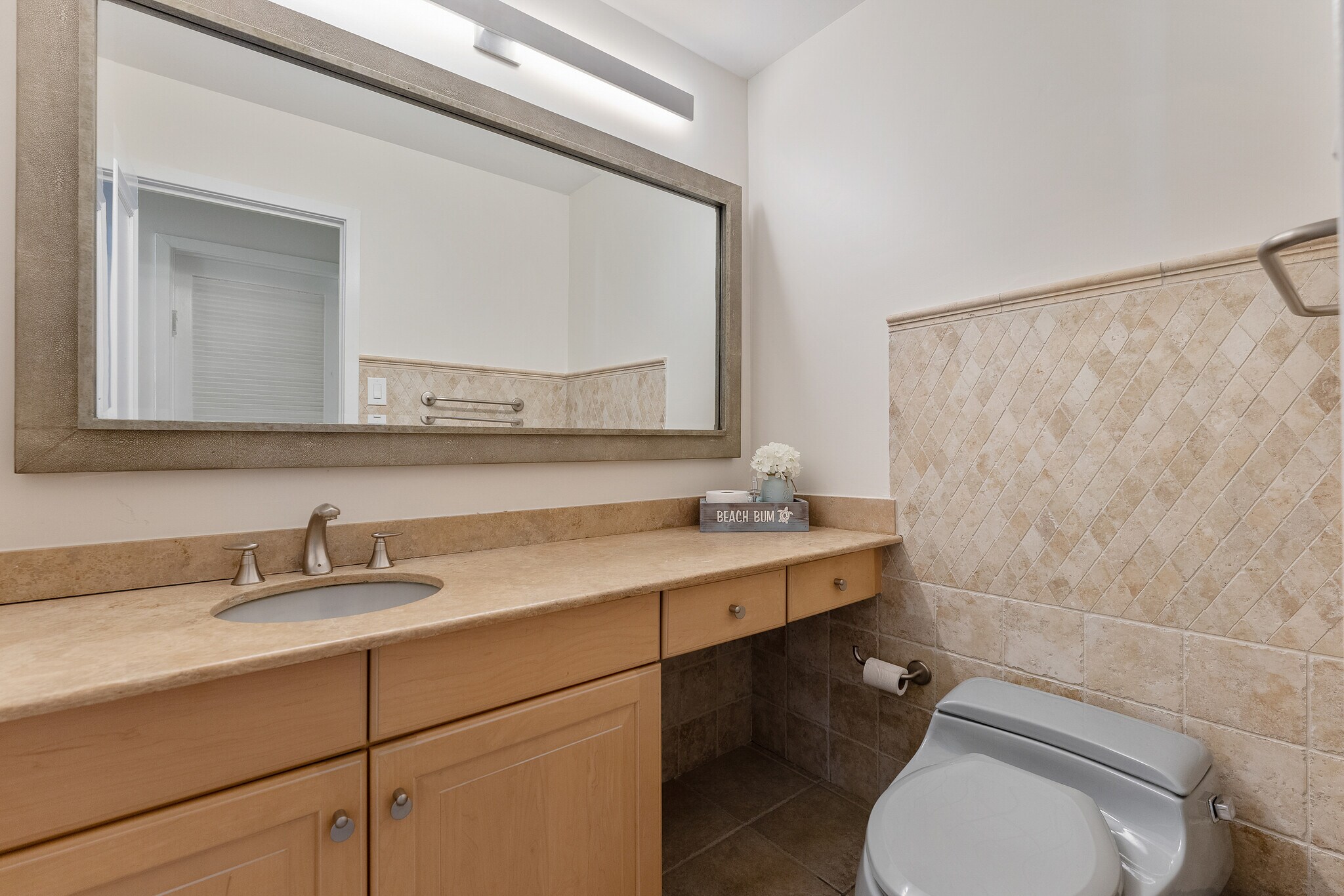 Building Photo - 7600 Bayshore Dr