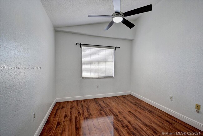 Building Photo - 2850 N Oakland Forest Dr