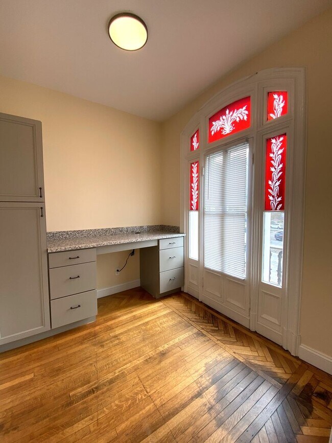 Building Photo - 416 Pearl St