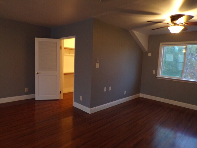 Building Photo - 14921 Sunnybank Ave