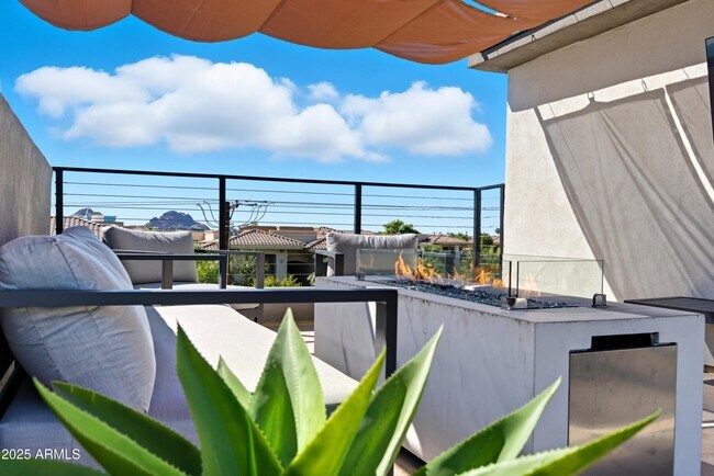 Building Photo - 1501 N Miller Rd