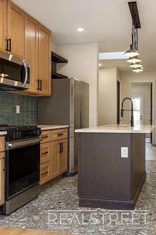 Building Photo - Williamsburg Gem – Brand New 3-Bed, 1.5-Ba...