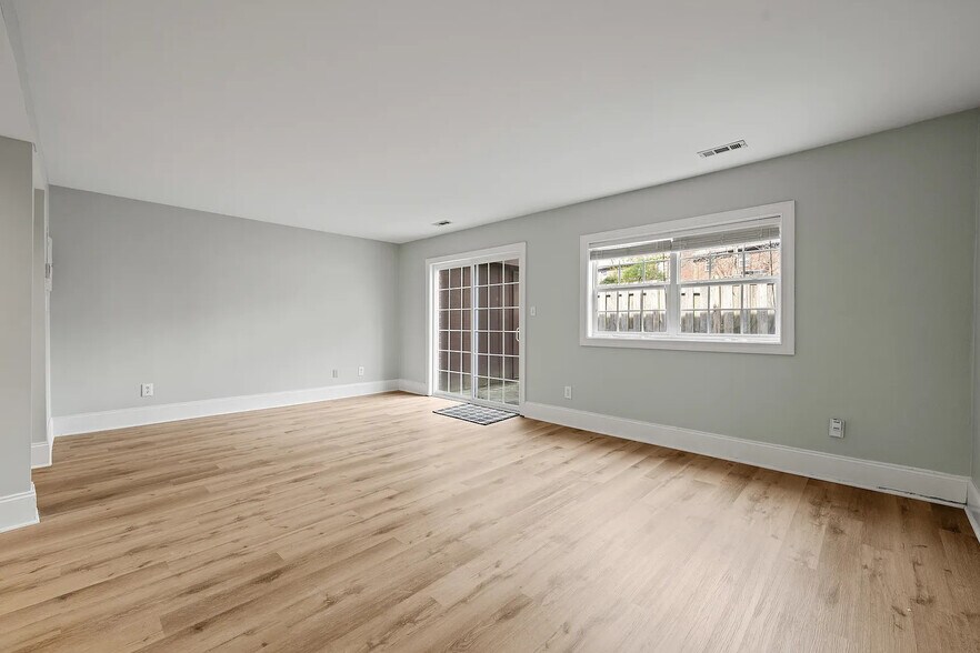 Building Photo - 1213 Manassas Court