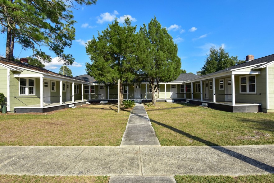 Primary Photo - Third Avenue Apartments