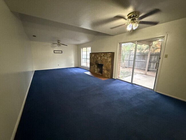 Building Photo - For Lease - 2706 B Fair Palms - Odessa, TX