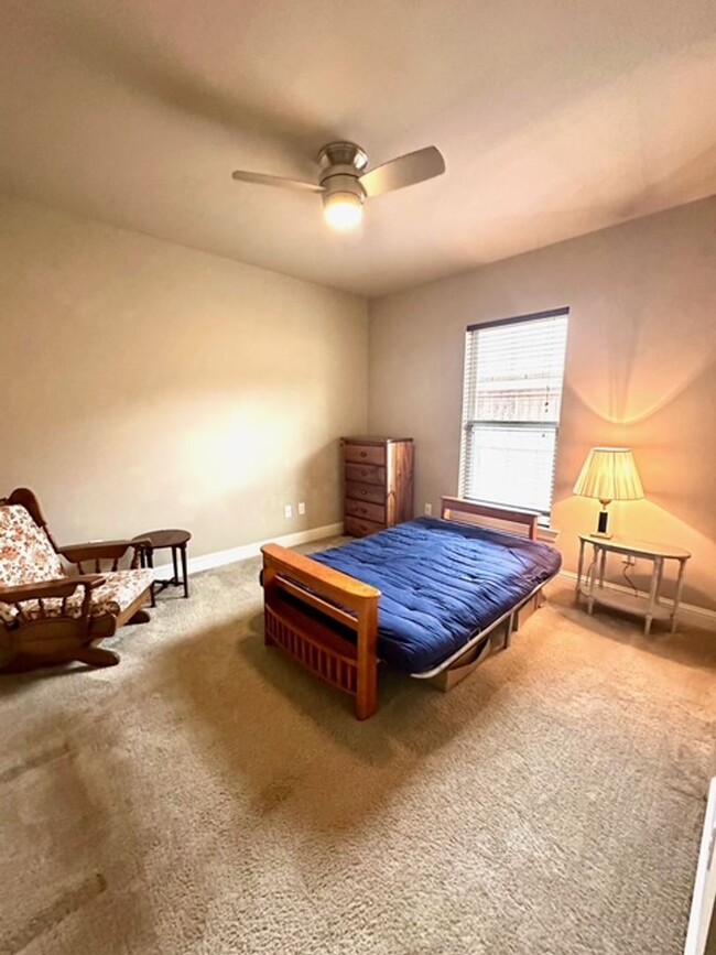 Building Photo - 12249 Grand Wood Ave