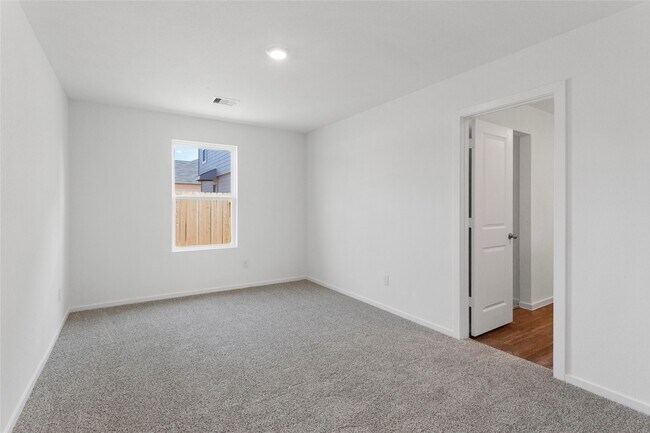 Primary Photo - 40839 Hawthorne Glades St