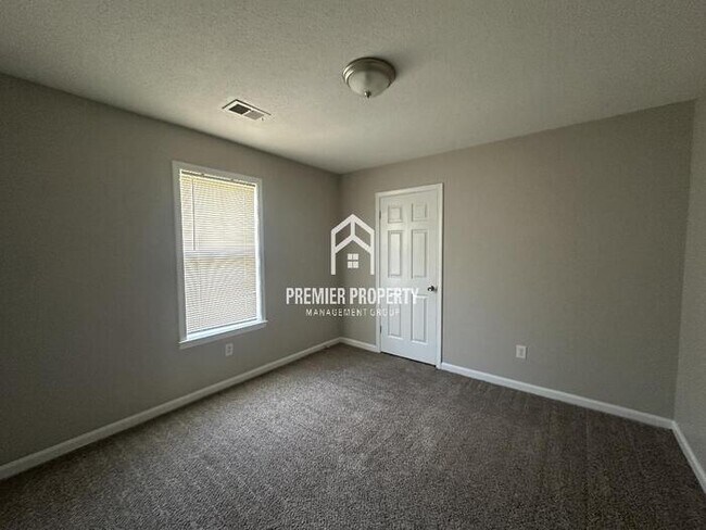 Building Photo - 2188 Longlane Dr