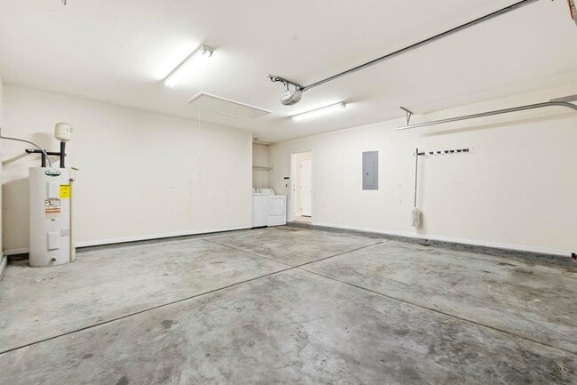 Building Photo - 2375 Morlynn Dr