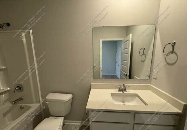 Building Photo - MOVE IN SPECIAL for Clift Farm home WITH F...