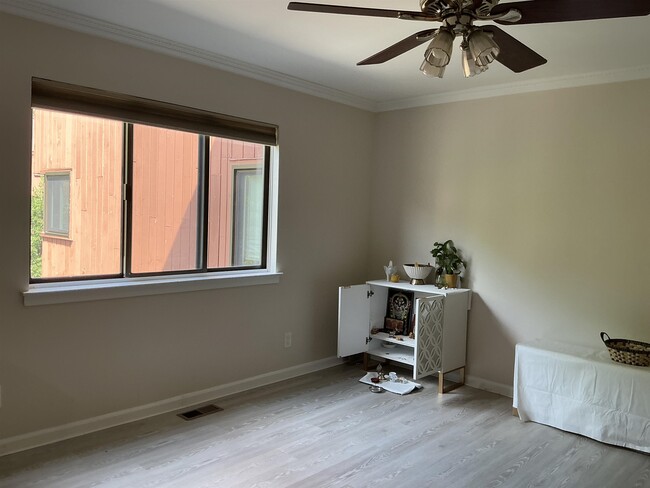 Building Photo - 580 Sanderling Ct