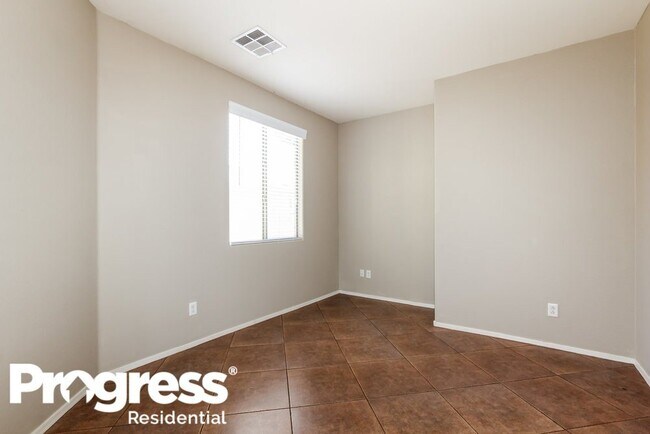 Building Photo - 15558 W Laurel Ln