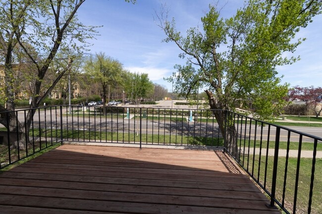 Building Photo - 222 Virginia 3 bed 2 bath apartment in historic Cathedral Hill neighborhood