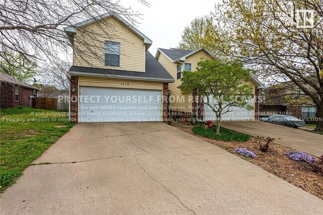 Primary Photo - 1658 N Saddlehorn Ave